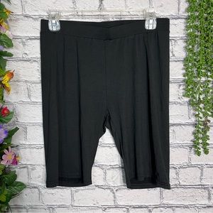 1🌸5/$25🌸NWT Full Circle Trends Black Biker Shorts Size Large